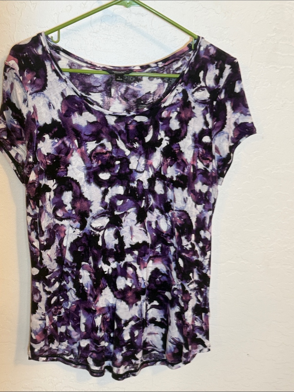 Simply Vera Vera Wang Women’s Purple Floral Short-Sleeve Tee